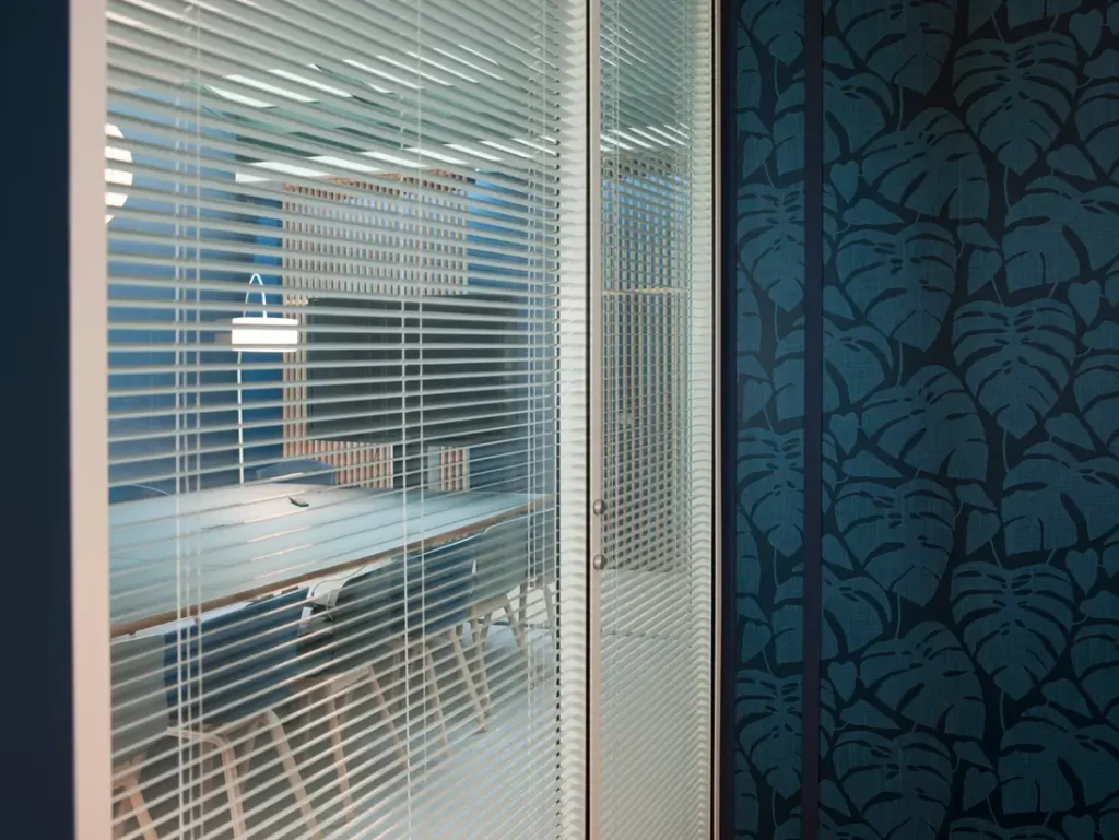 Rénovation d'un immeuble d'entreprise place du Colonel Bourgoin à Paris