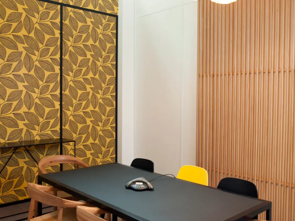 Rénovation d'un immeuble d'entreprise place du Colonel Bourgoin à Paris