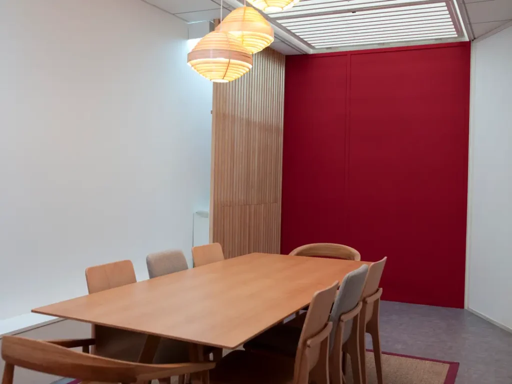 Rénovation d'un immeuble d'entreprise place du Colonel Bourgoin à Paris