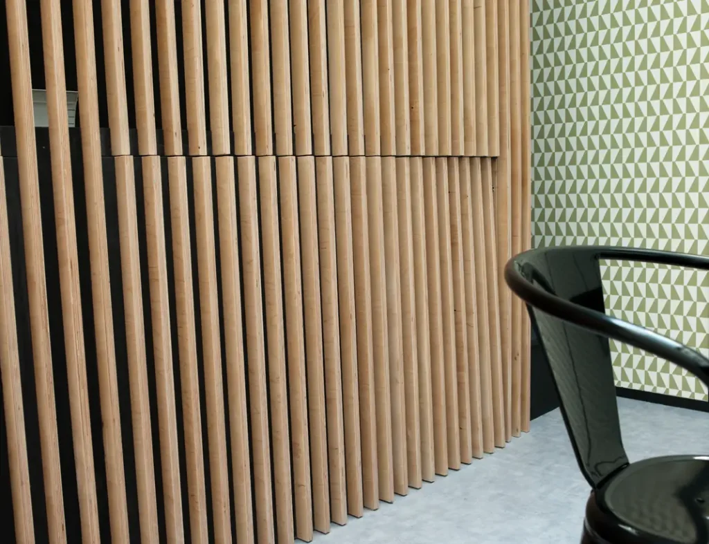 Rénovation d'un immeuble d'entreprise place du Colonel Bourgoin à Paris