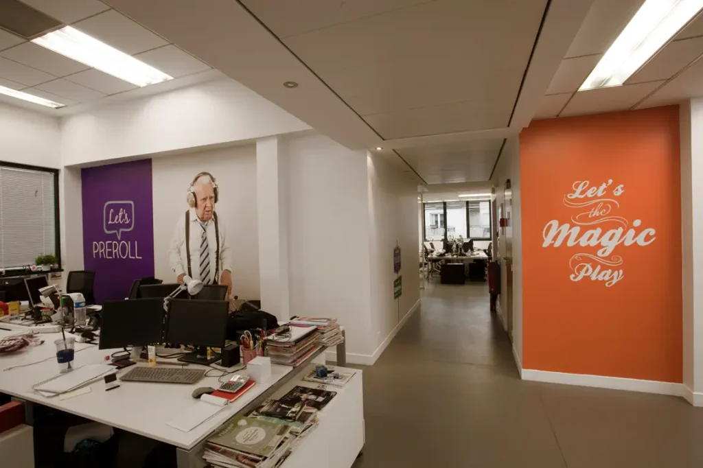 Rénovation d'un immeuble d'entreprise place du Colonel Bourgoin à Paris