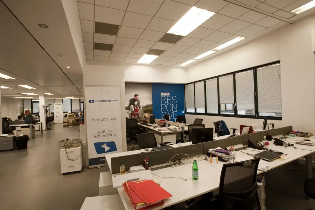 Rénovation d'un immeuble d'entreprise place du Colonel Bourgoin à Paris