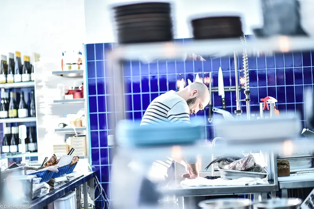 Réalisation du restaurant La Reine Mer rue Jean-Pierre Timbaud à Paris