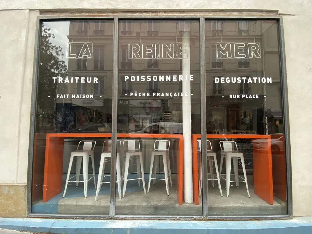 Réalisation du restaurant La Reine Mer rue Jean-Pierre Timbaud à Paris
